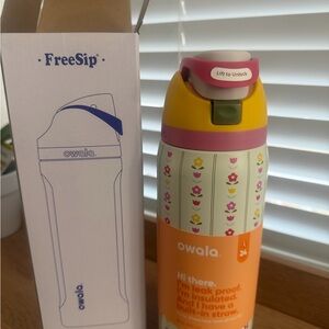 Owala FreeSip Insulated Water Bottle - Yellow and Pink